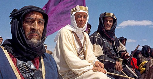 Anthony Quinn, Peter O'Toole e Omar Sharif em "Lawrence da Arábia" (Lawrence of Arabia, 1962), de David Lean